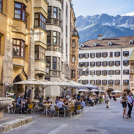 Altstadthotel Weisses Kreuz Innsbruck Eksteriør bilde