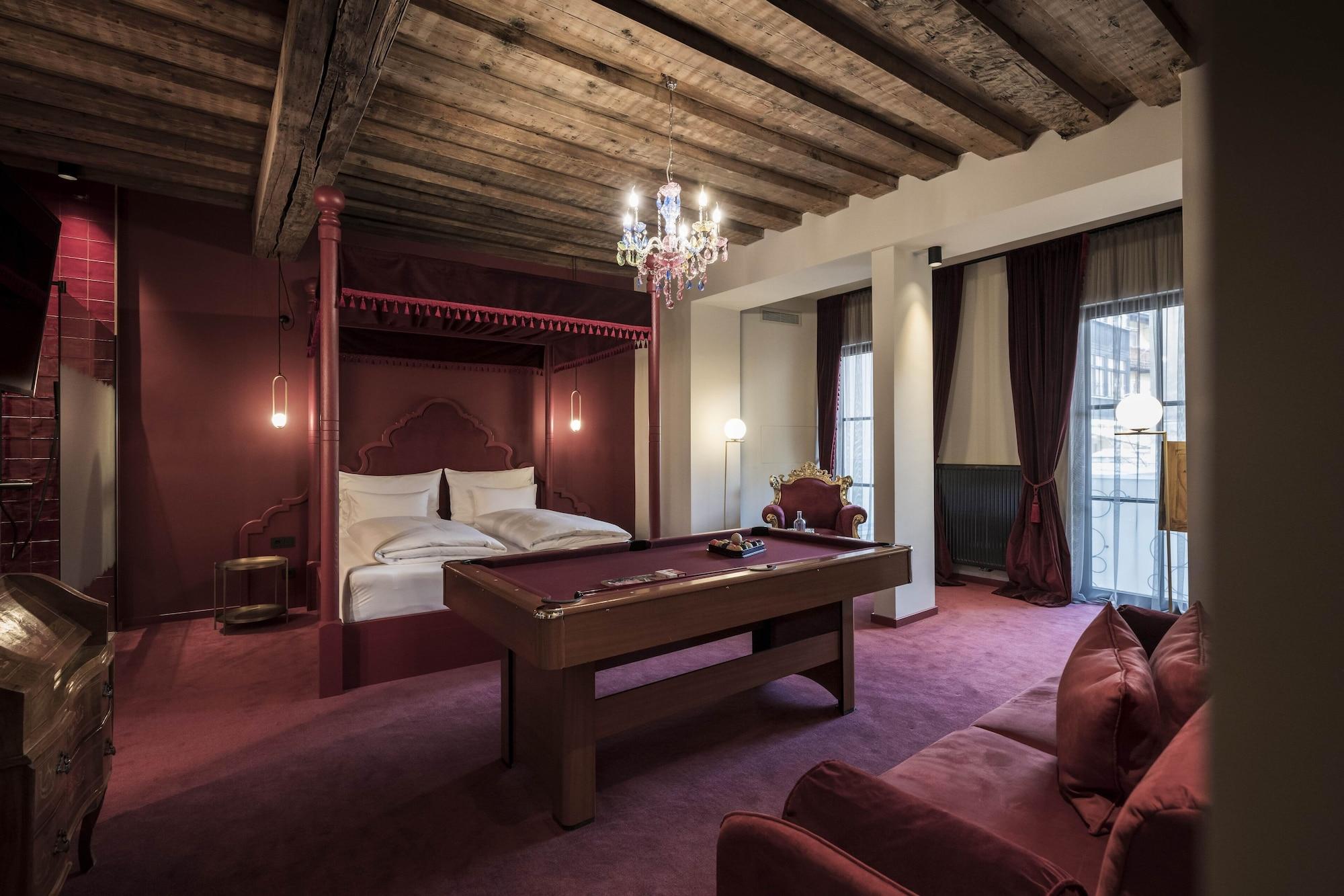 Altstadthotel Weisses Kreuz Innsbruck Eksteriør bilde